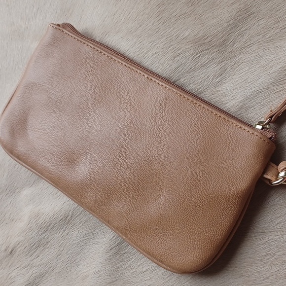 Nine West wristlet - Picture 4 of 14